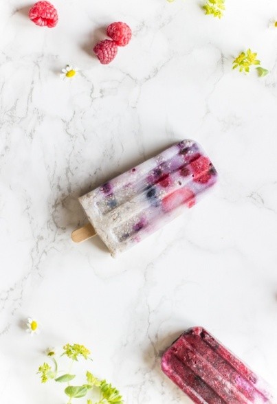 Superfood Almond & Berry Popsicles